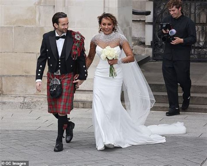 Is Kodi Smit-Mcphee Gay? Girlfriend Name, Age and Height – Sexuality Revealed