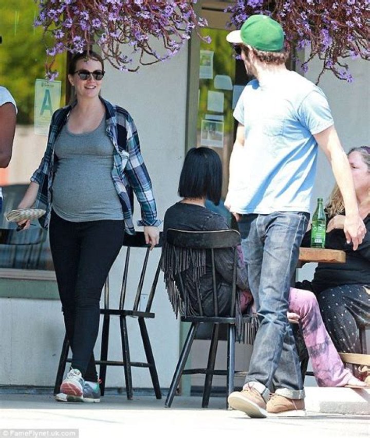 Is Leighton Meester Pregnant Again And Has She Gained Weight Here Is The Fact Explored!