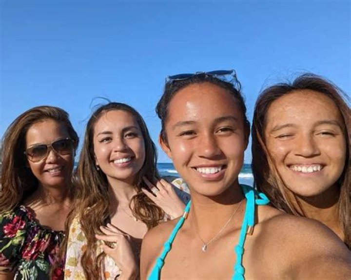 Is Leylah Fernandez parents Filipino? What nationality are Leylah Fernandez's parents?