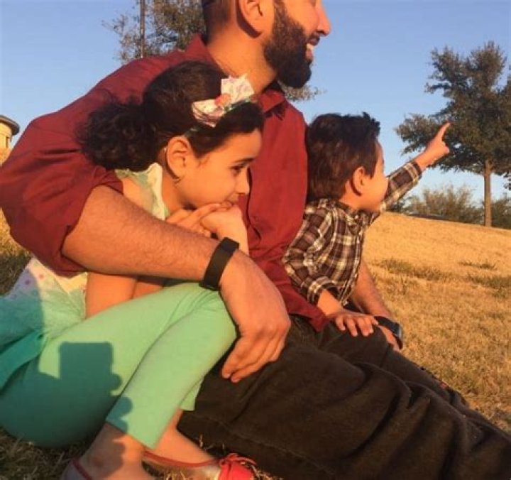 
Is Omar Suleiman Married to Wife? Or Dating a Girlfriend? 