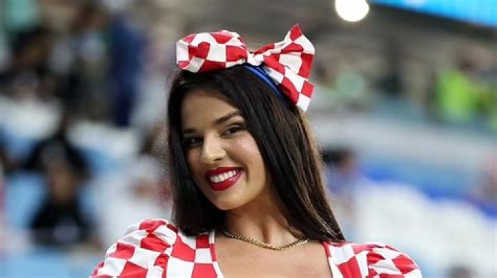 Ivana Knoll Height, Weight, Net Worth, Age, Birthday, Wikipedia, Who, Instagram, Biography