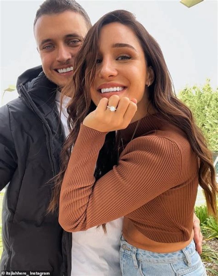 Jae Woodroffe Teeth And Braces Compared To Kayla Itsines
