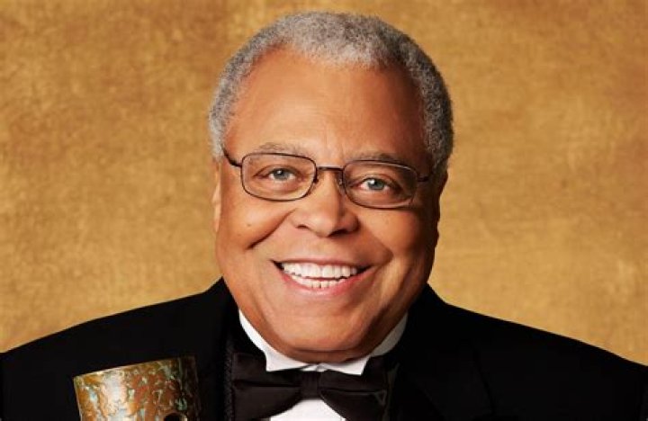 James Earl Jones Biography - Facts, Childhood, Family Life & Achievements