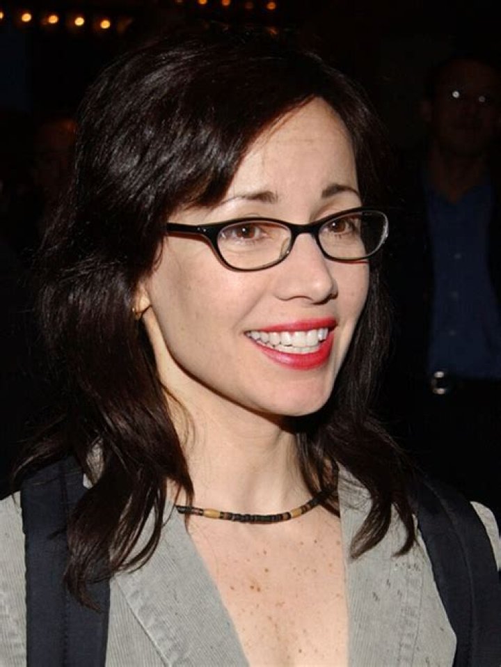 Janeane Garofalo Biography - Facts, Childhood, Family Life & Achievements
