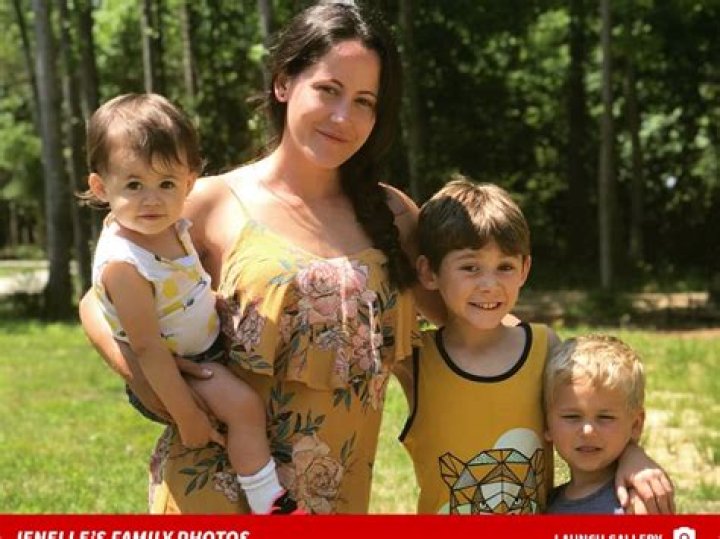 Jenelle Evans ‘Drained’ And ‘Exhausted’ While Fighting To Bring Her And David Eason’s Kids Back Home