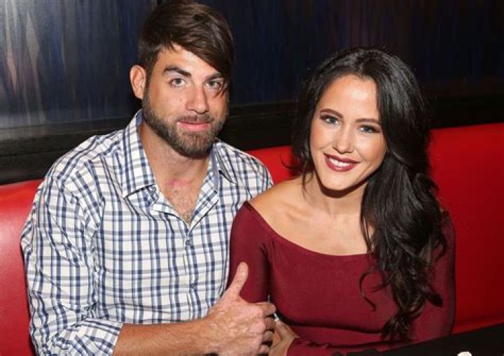 Jenelle Evans Says She And David Eason Are Closer After He Killed Her Dog – Explains Why She Stayed With Him