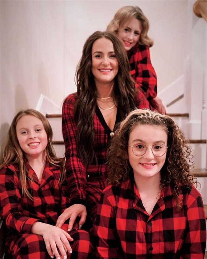 Jenelle Evans Shades Leah Messer To Prove To Haters She Is A Good Mom