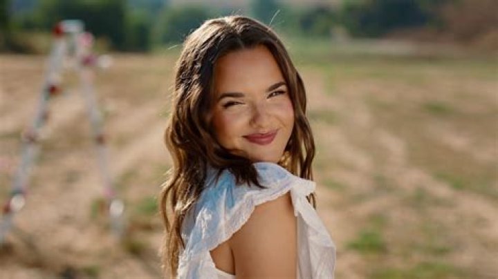 Jenna Raine – Bio, Facts, Family Life, Achievements of Singer