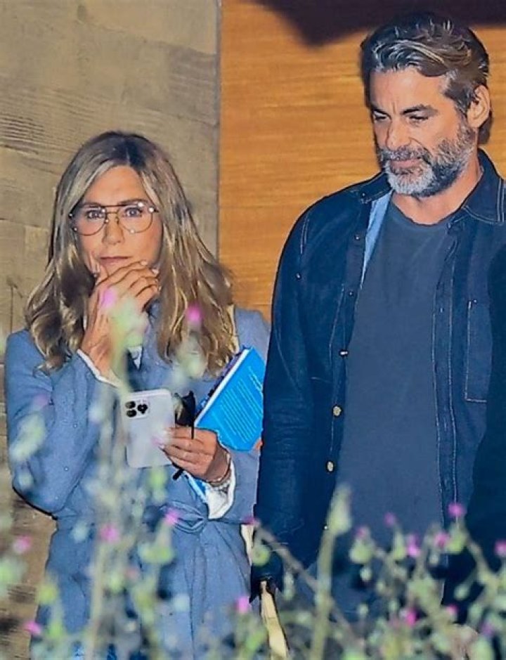 Jennifer Aniston Says She And Ex-Husband Brad Pitt Are ‘Friends’ And Gushes Over Working Together On New Project!