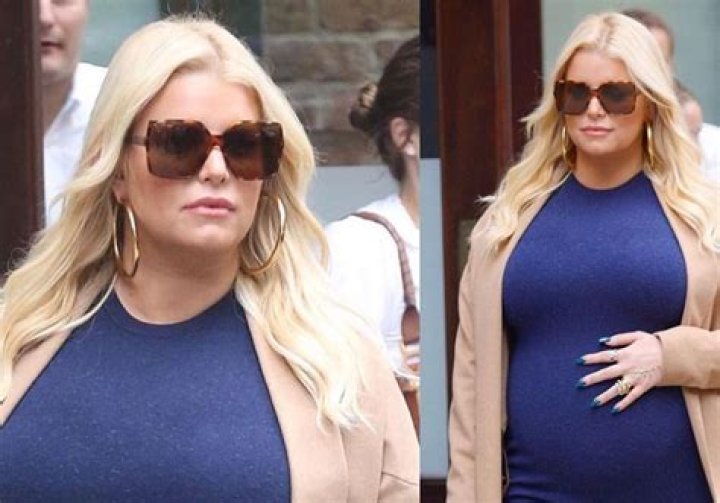 Jessica Simpson Looks Uncomfortably Pregnant In New Instagram Pic As Women Offer Their Encouragement