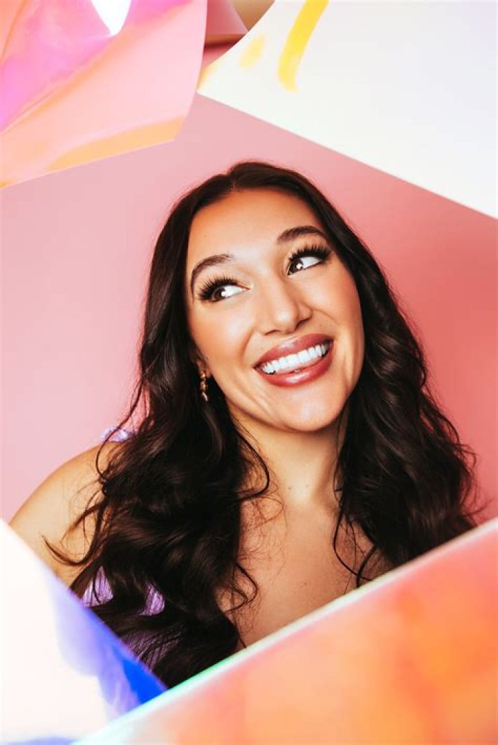 Jessíca Val Ortiz Height, Weight, Net Worth, Age, Wiki, Who, Instagram, Biography