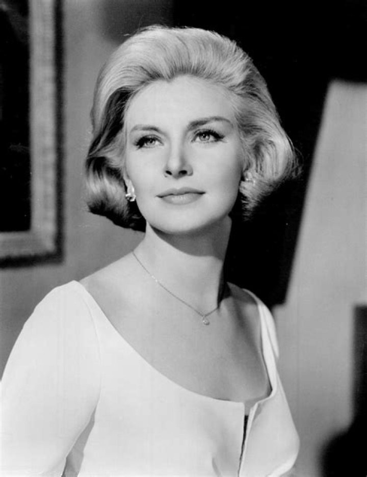 Joanne Woodward Biography - Childhood, Life Achievements & Timeline