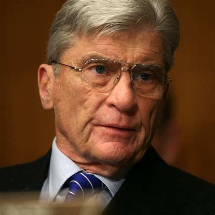 John Warner Biography – Childhood, Family Life & Achievements