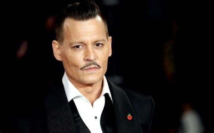 Johnny Depp Allegedly Spelled ‘I Love You’ With The Blood From His Severed Finger