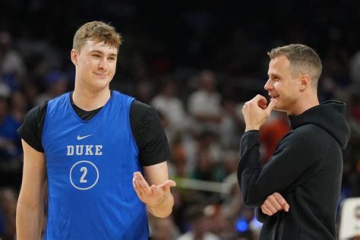 Jon Scheyer Duke Salary And Career Earnings, Coach K Leaves Half Time Amid Illness