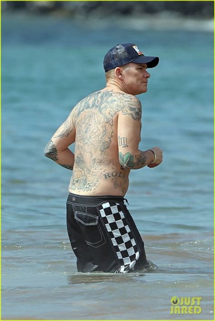 Jorge Valdes: Wife, net worth, tattoos, smoking & body facts