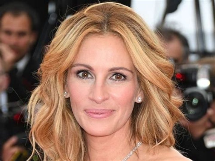 Julia Roberts – Height, Weight, Bra Size, Measurements & Bio
