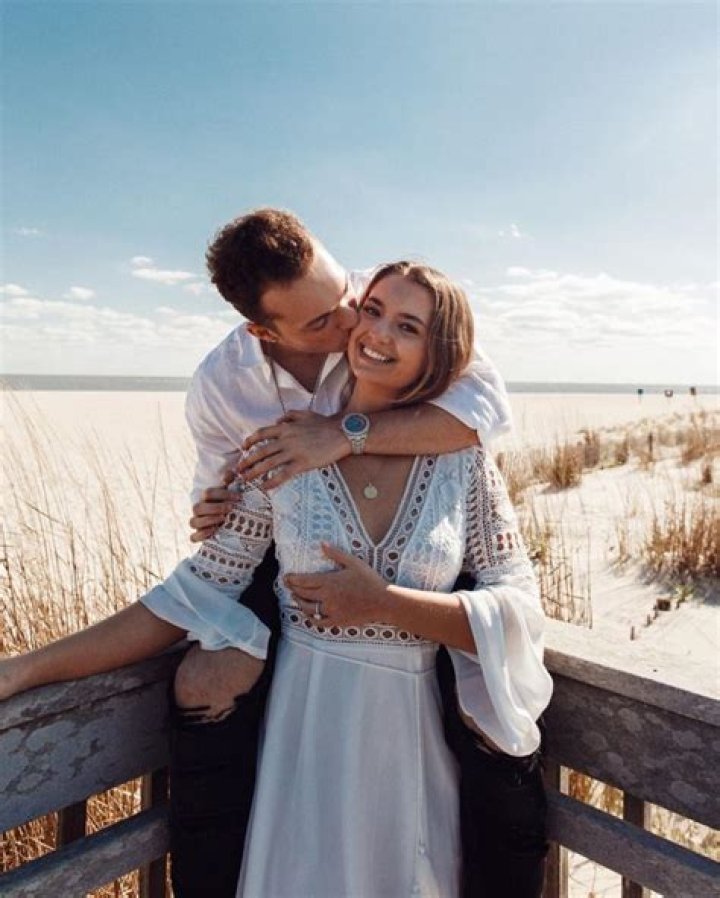 Julia Summer Age, Wiki, Net worth, Bio, Height, Boyfriend, Lance Stewart