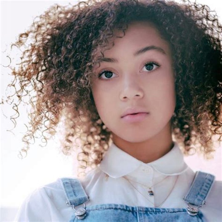 Kamaia Fairburn Wiki, Age, Boyfriend, Height, Ethnicity, Parents & More
