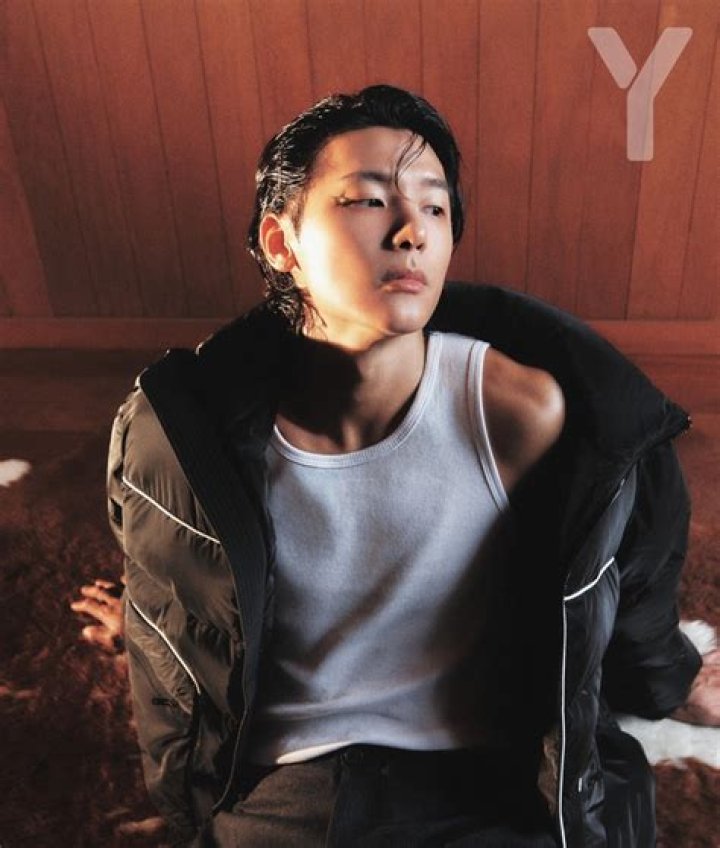 Kang Min-hyuk Biography - Facts, Childhood, Family & Achievements of South Korean Singer & Actor