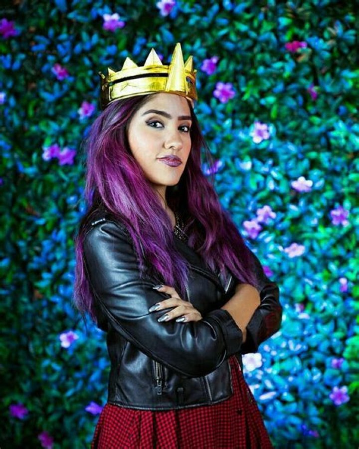  Karen Polinesia