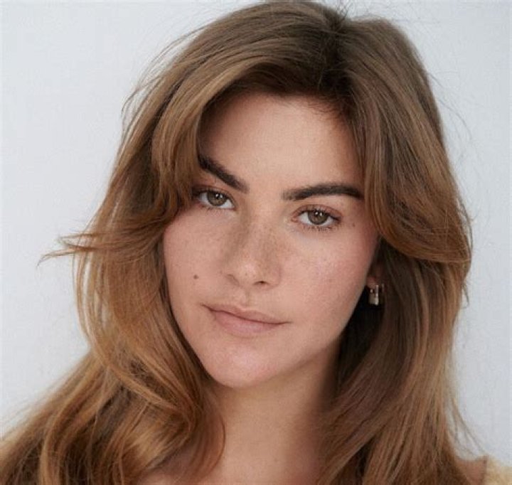 Kasi Bennett Wiki, Age, Parents, Family, Height, Job, Net Worth, Nationality, Family Background, Instagram