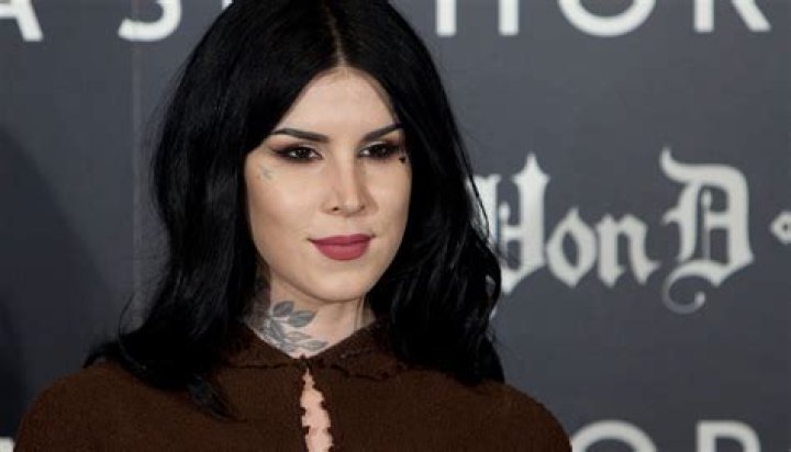 Kat Von D Thanks Paris Hilton For Sharing Her ‘Traumatic’ High School Experience