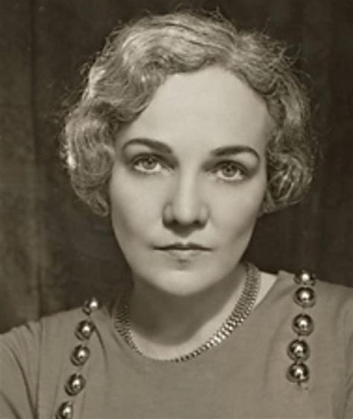 Katherine Anne Porter Biography - Childhood, Life Achievements & Timeline
