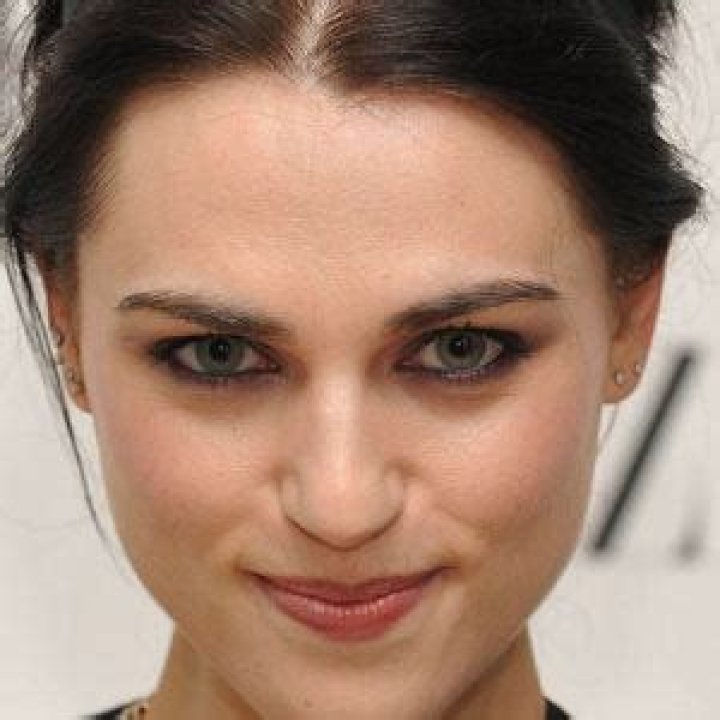 Katie McGrath Bio, Wiki, Age, Height, Family, Husband, Producer, and Net Worth