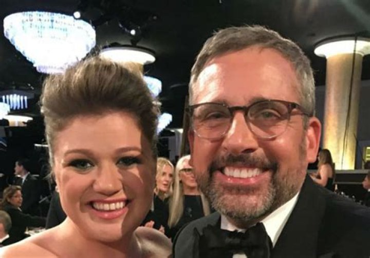 Kelly Clarkson Launched Her Talk Show In The Most Epic Way With Help From Steve Carell