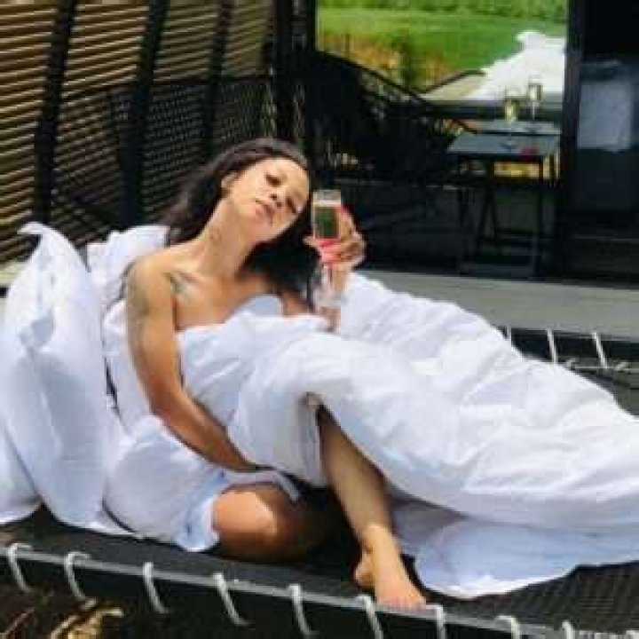 Kelly Khumalo Biography: Age, Husband, Songs, Net Worth, Albums, News, Sister, Parents, Children