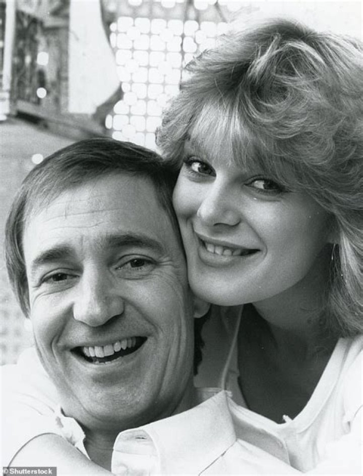 Kelly Monteith Wife; Meet Caroline Alexander