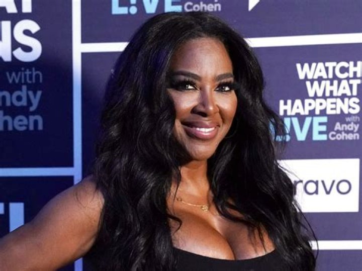 Kenya Moore Wears Beyonce’s ‘Freakum Dress’ In Her Latest Photos, — Will Marc Daly Run Back Home?