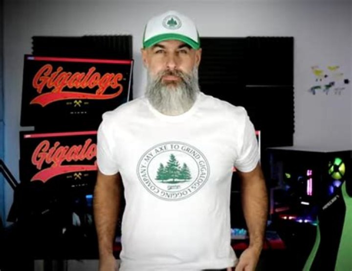 Keralis Biography - Facts, Childhood, Family Life & Achievements