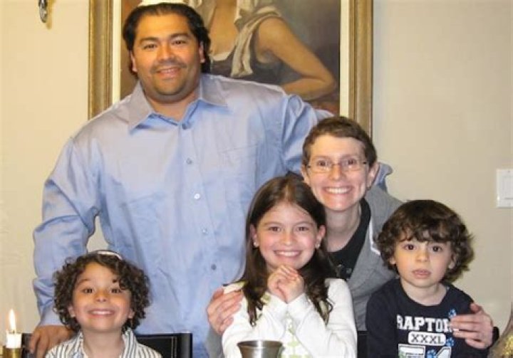 Keshi (singer) Bio, Age, Height, Family, Parents, Siblings, Girlfriend, Songs, Career And Networth