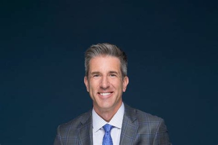 Kevin Burkhardt Age, Wikipedia, Biography, Children, Salary, Net Worth, Parents.