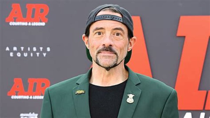 Kevin Smith responds to claims he’s been ‘shilling’ for ‘The Flash’