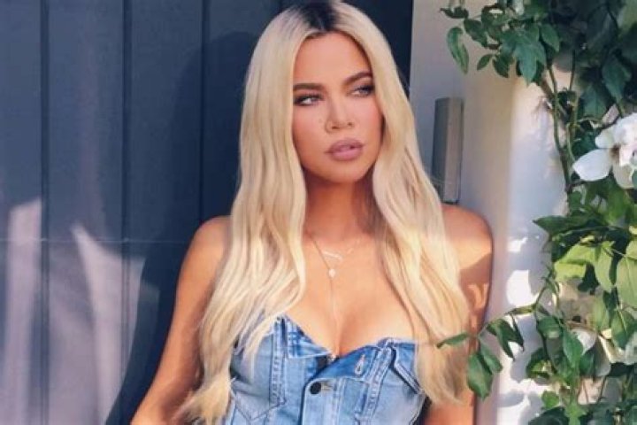 Khloe Kardashian Drunk Dials Tristan Thompson, Report Says