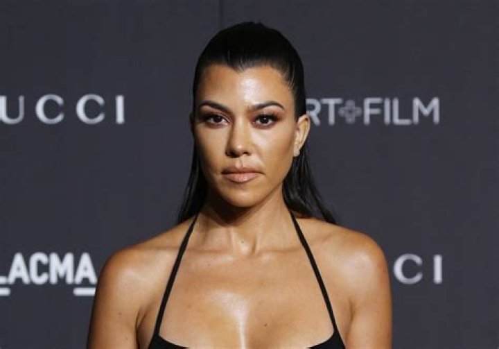 Kourtney Kardashian Posts Bikini Selfie From Mexico — Celebwell