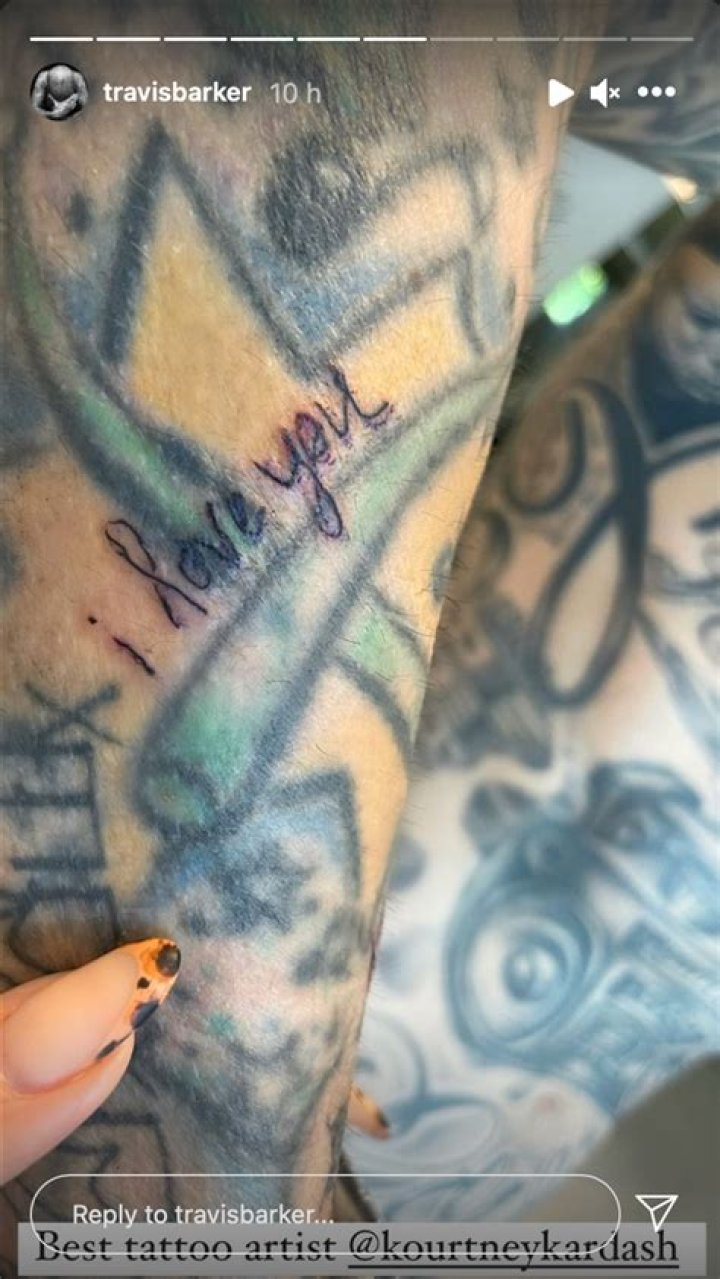 Kourtney Kardashian tattooed Travis Barker