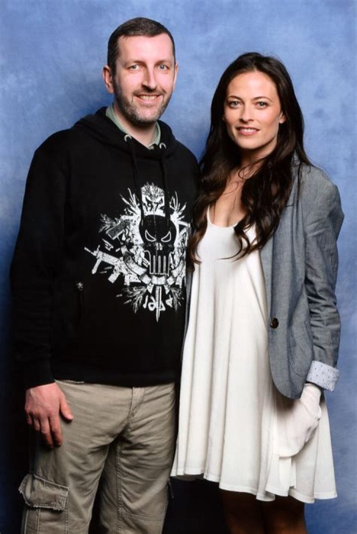 Lara Pulver Height, Weight, Net Worth, Age, Birthday, Wikipedia, Who, Instagram, Biography