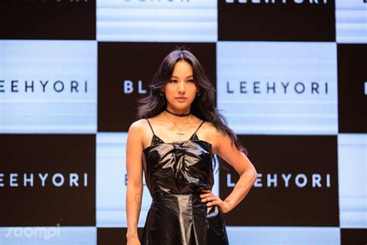 Lee Hyori Biography - Facts, Childhood, Family & Achievements of South Korean Singer & Actress