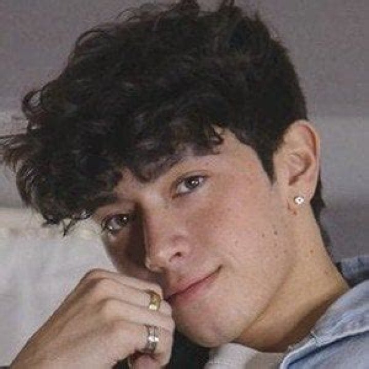 Levi Underhill Biography - Facts, Childhood, Family Life & Achievements