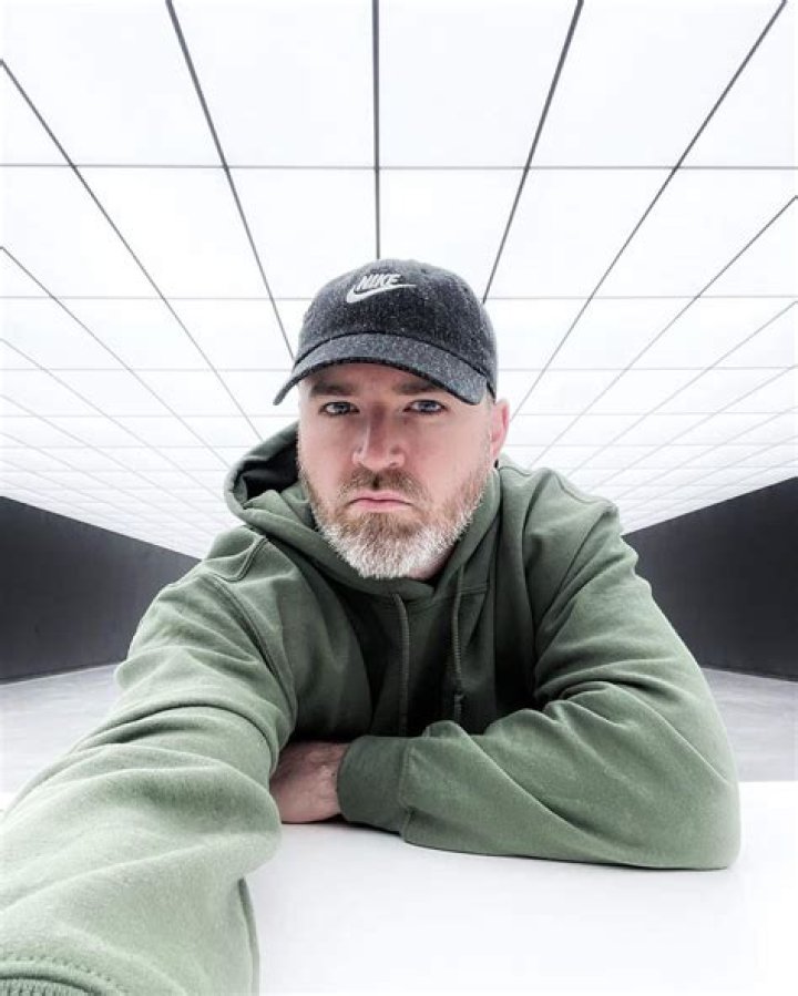 Lewis Hilsenteger Biography - Facts, Childhood, Family Life & Achievements