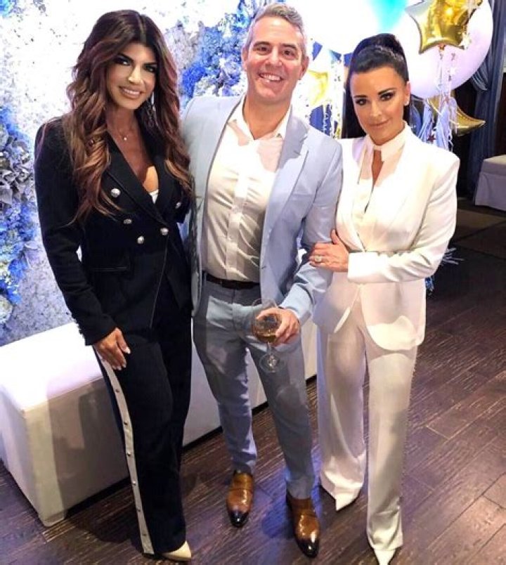 Lisa Vanderpump – Other Housewives Slam Her For Not Showing Up To Andy Cohen’s Baby Shower!
