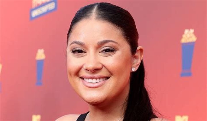 Loren Brovarnik in Two-Piece Says "The Bandeaus are Back Baby"