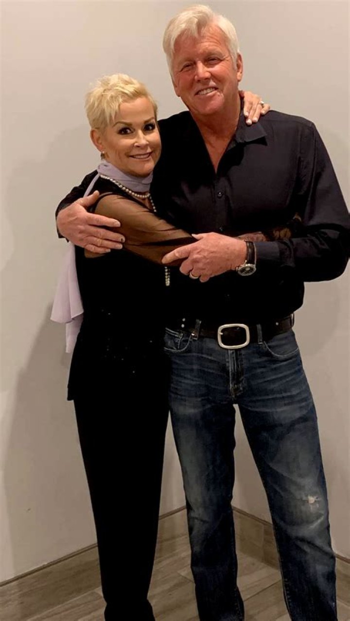 Lorrie Morgan’s Net Worth, Age, Height, Weight, Husband, Kids, Bio-Wiki