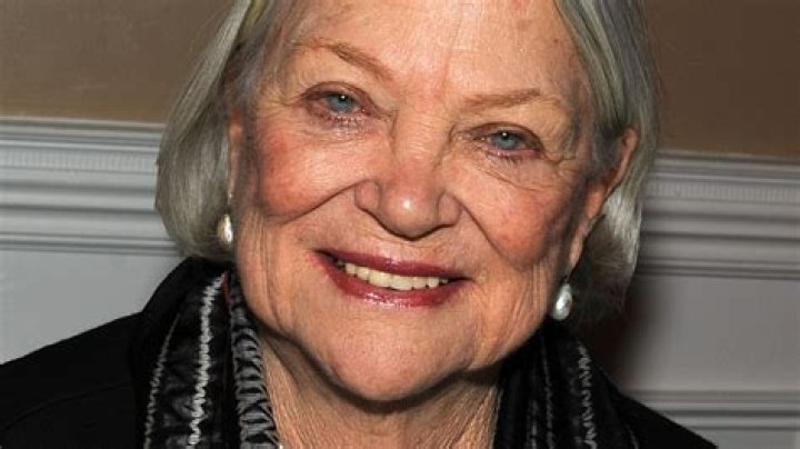 Louise Fletcher cause of death, husband, children, net worth, funeral