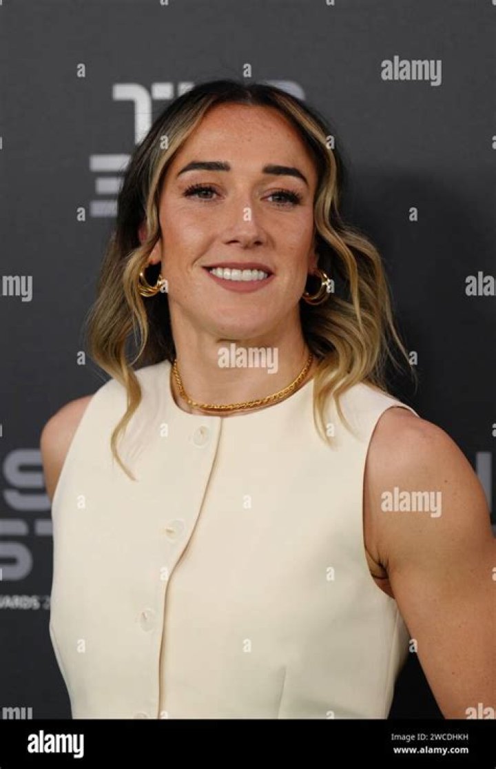 Lucy Bronze siblings: Sophie Bronze, Jorge Bronze