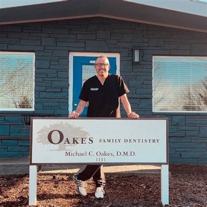Dr. Luther Oakes, MD – Greenville, MS